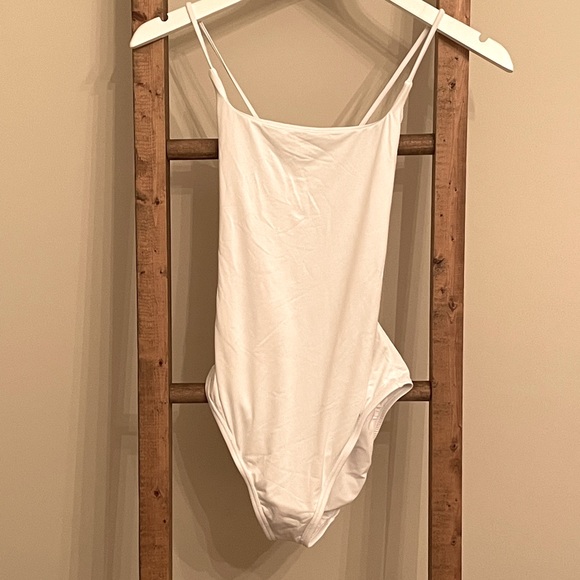 Lole Calayan One Piece Swimsuit White Medium - Picture 6 of 8